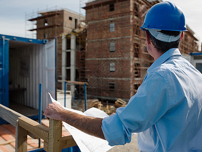 建筑工地婦女測(cè)量圖